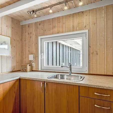 Holiday home Osfrid - 175m From The Sea By Interhome *